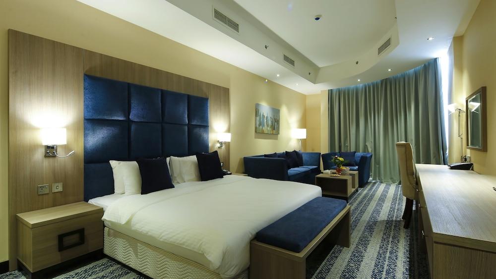 The Castle Premium Hotel Doha Exterior foto