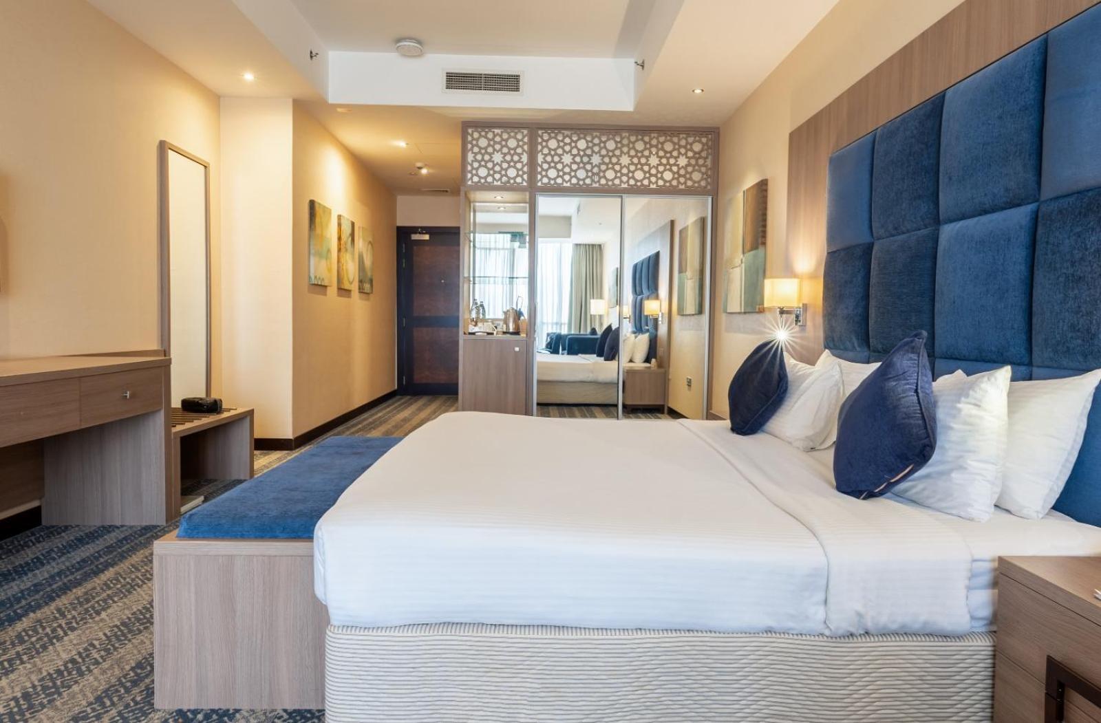 The Castle Premium Hotel Doha Exterior foto