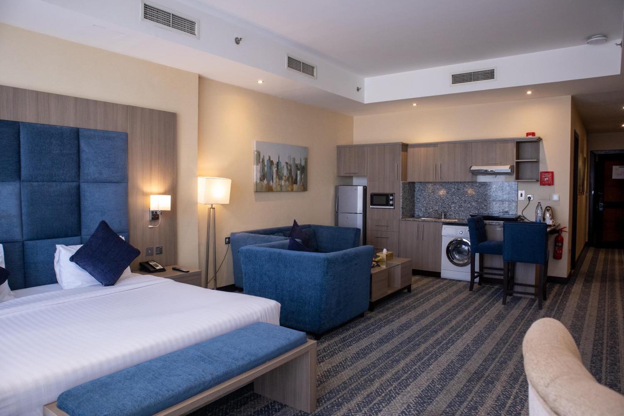 The Castle Premium Hotel Doha Exterior foto